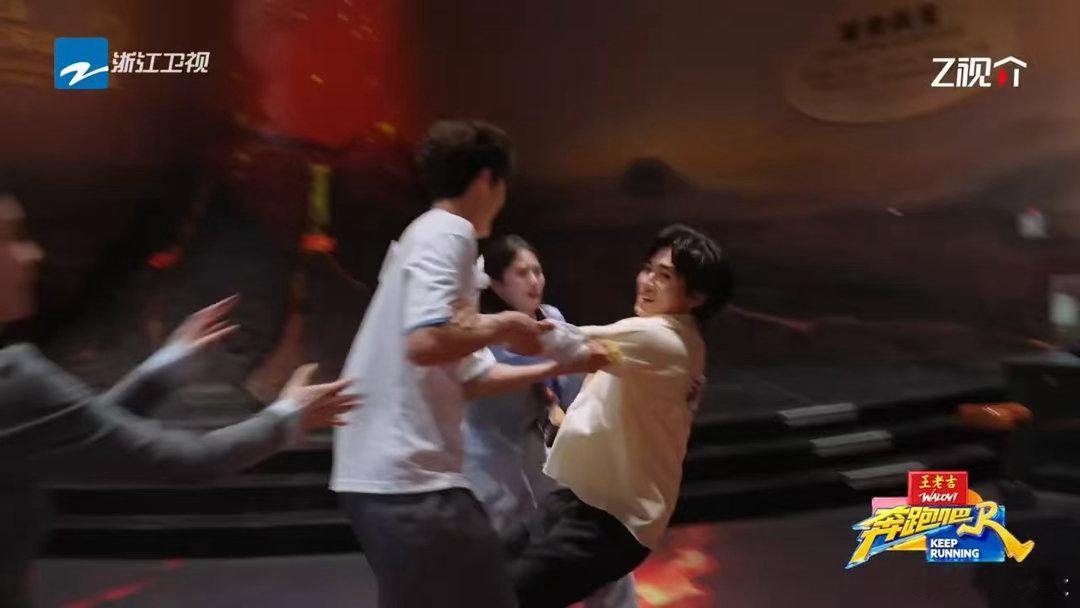 奔跑吧14发布会直播嘉宾奔跑吧跑男团凑一起就是综艺之神眷顾泉州整活我信了！期待直