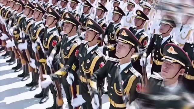 “我曾听过号角，炸破云霄！”成毅这首《敢当》的副歌太燃了！从“戎装策马”的决绝到“为我华夏万世安”的
