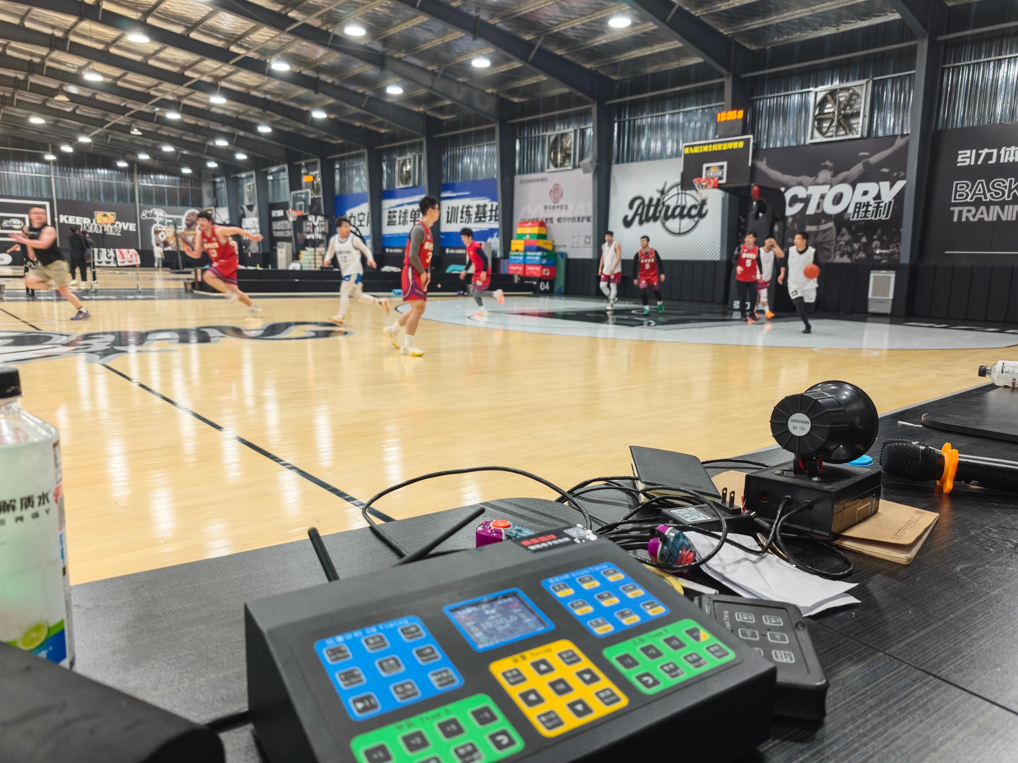 裁判视角，这是个不错的体验！🏀🔥