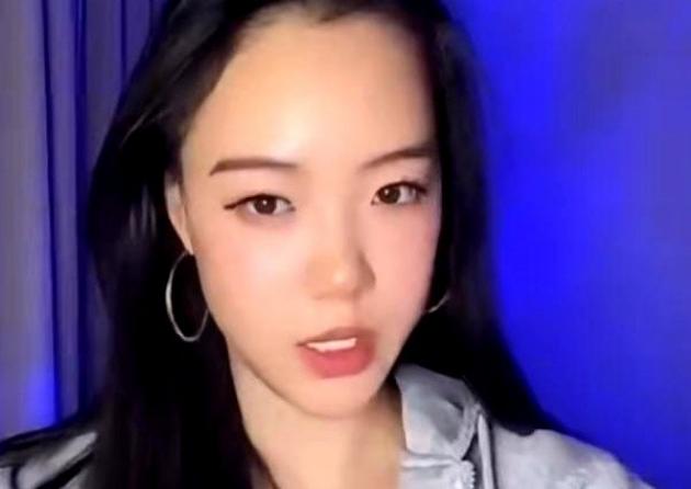 一个在美国加州长大的华裔女孩，发了个视频，一句话就把窗户纸给捅破了：“为什么有些