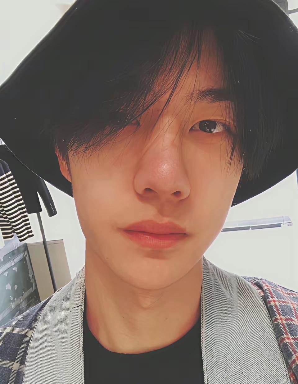 王一博[比心]