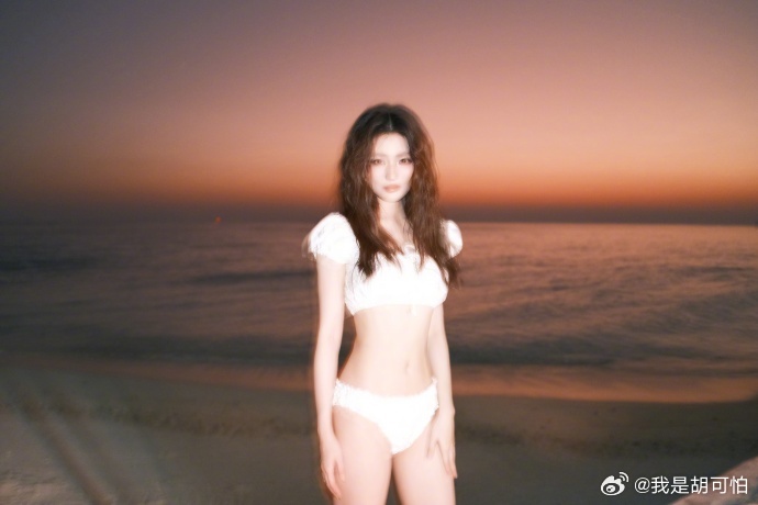 徐璐比基尼可用王安宇的一句话：辣～徐璐比基尼照