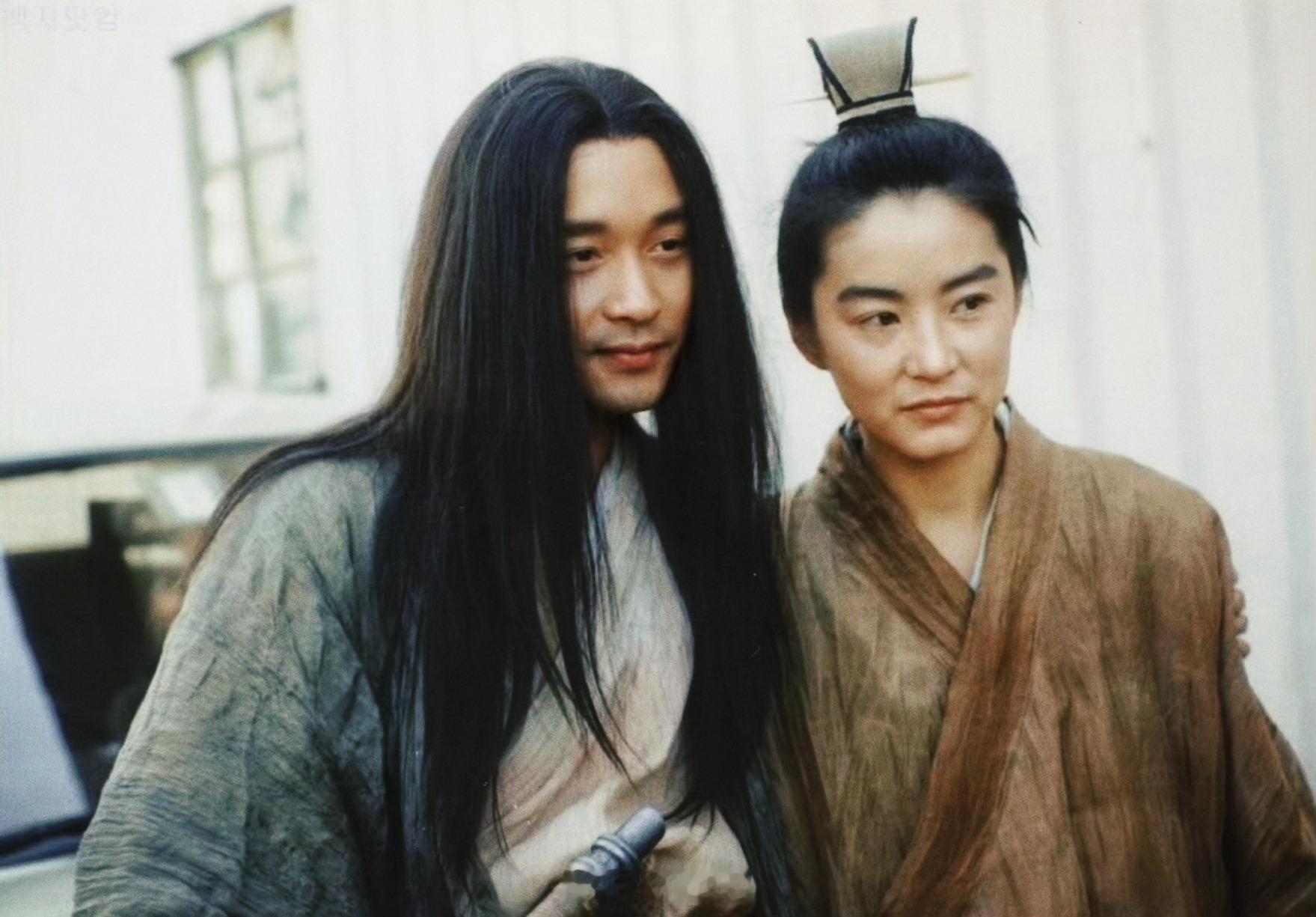 林青霞搭乘花絮去幕后 逍遥宫大宫主，和黄药师——1992【东邪西毒】拍预告海报，