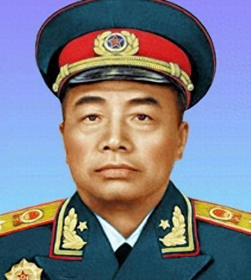 彭德怀视察哈军工晚宴时见到一名学员，询问陈赓此人凭什么资格坐在这里？
1953年