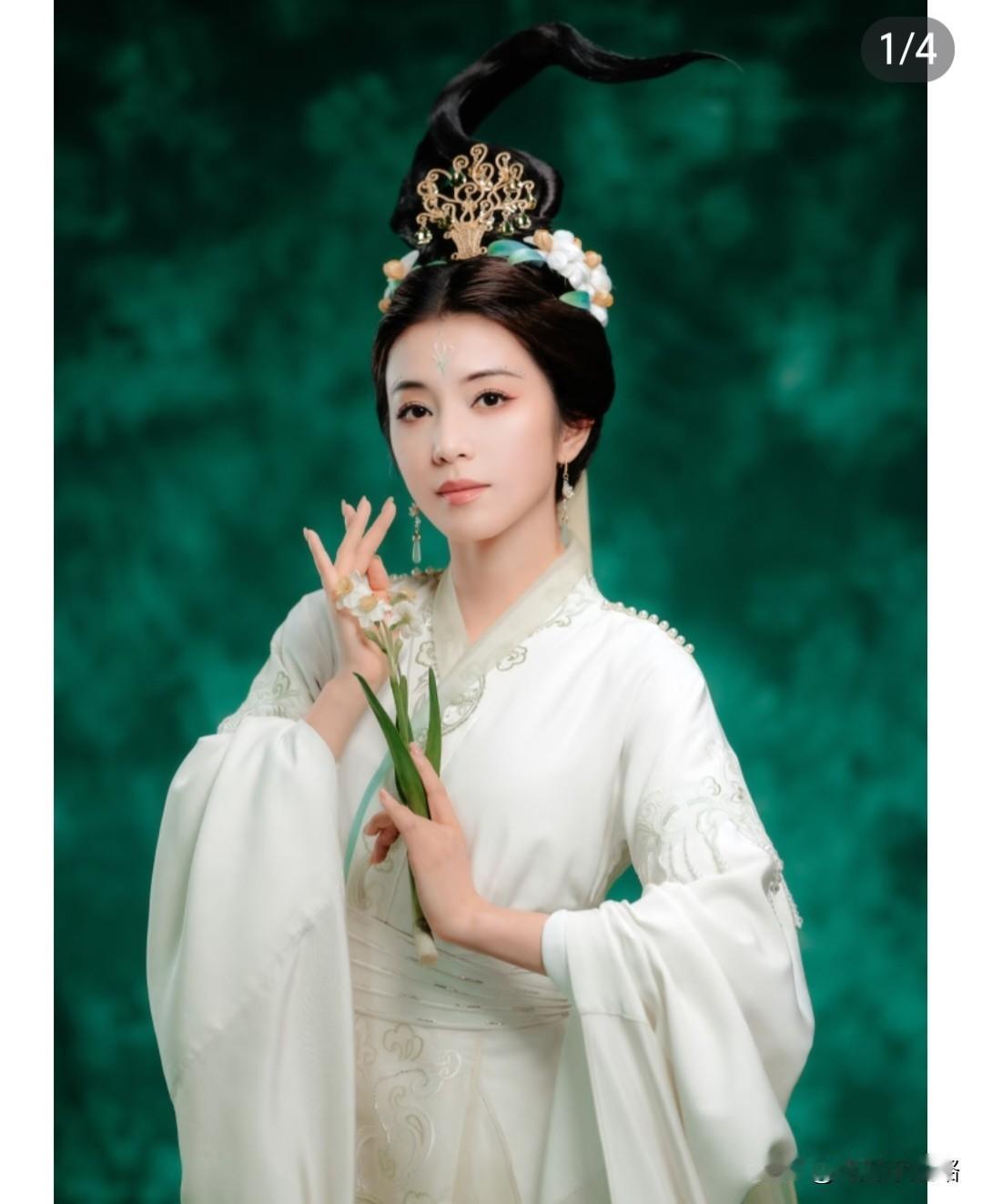 真别再推那些女团顶流了，
工业糖精吃多了，早腻透了！
 
昨晚山东春晚，越剧演员