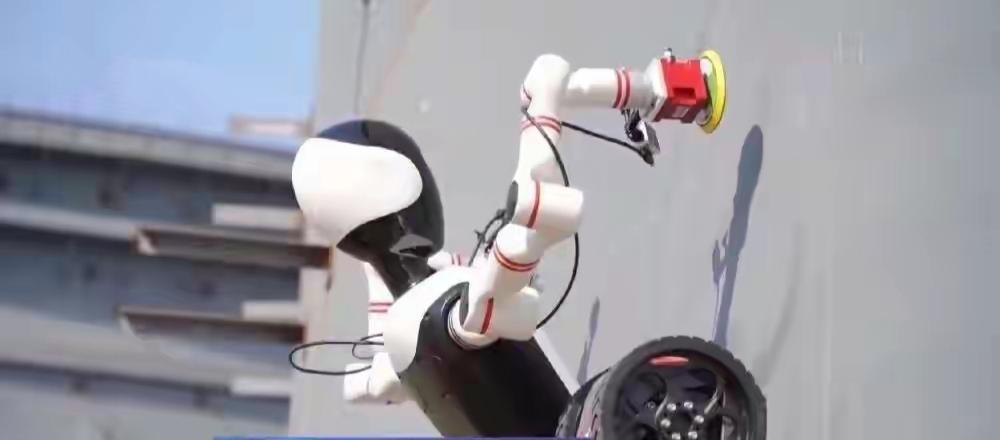 特种机器人来了，这可太让人期待了！它能在很多危险复杂的场景大显身手。比如在火灾现