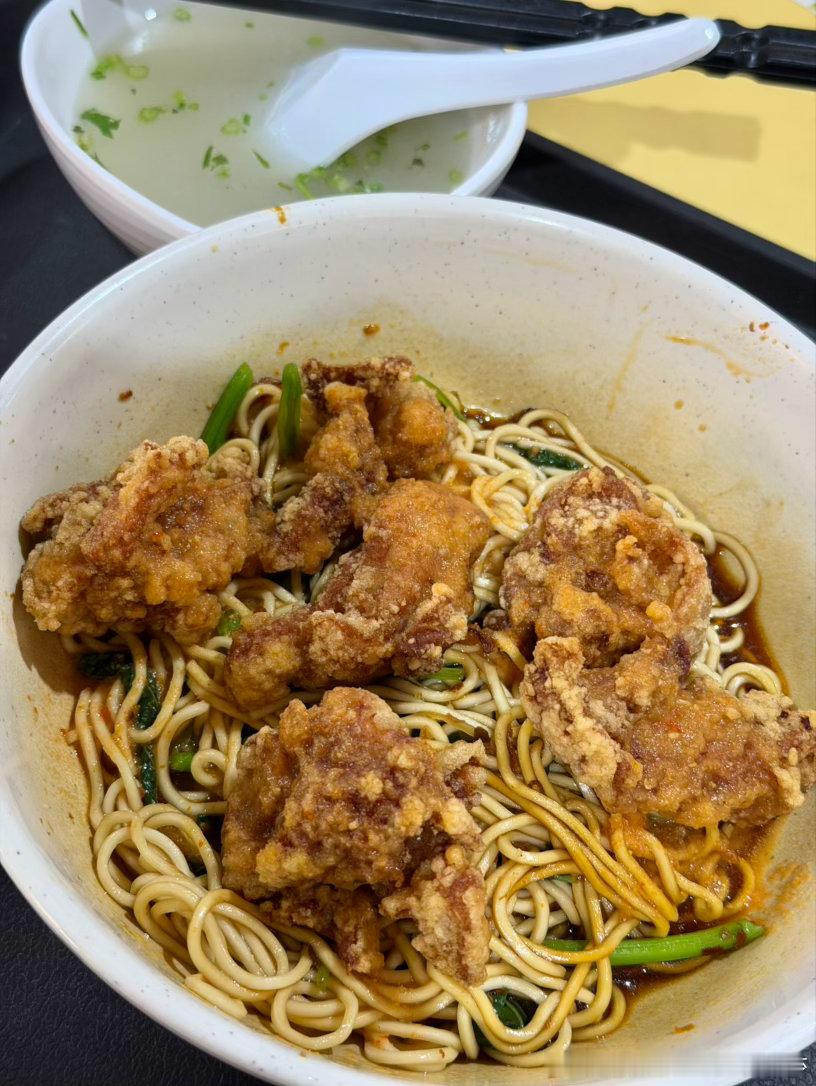 每日一餐分享[超话] [心]每日一餐分享 今天跑出去吃炸鸡面[馋嘴] ​​​