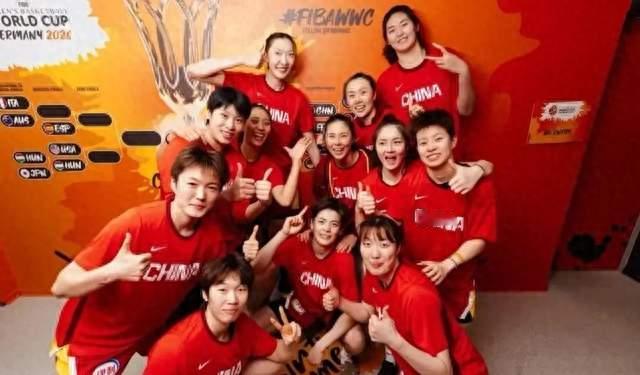 中国女篮111-46泰国女篮！不得不承认的事实，杨舒予球队真大腿