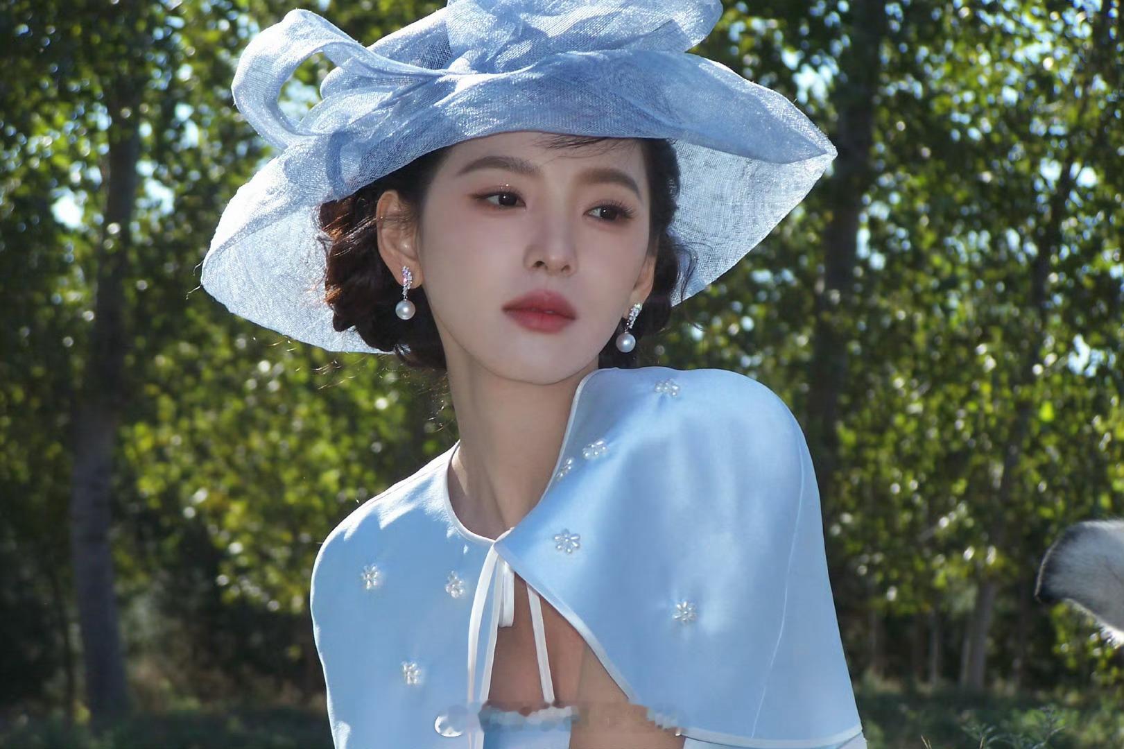 章若楠这次千金造型真心好看 ​​​