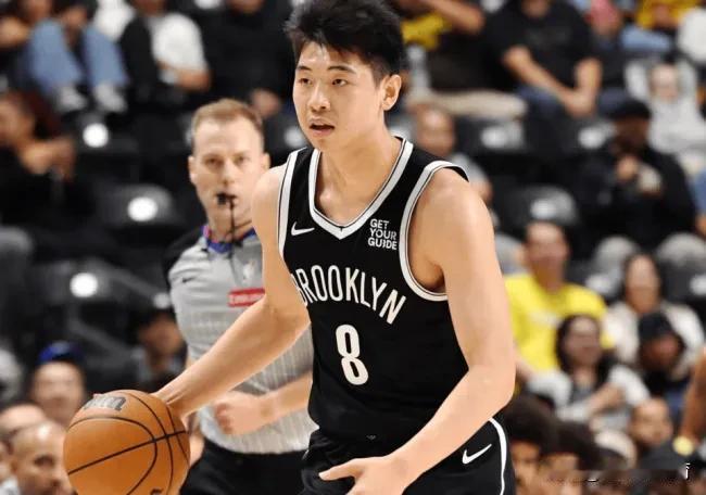 篮网是真不给崔永熙机会，今日NBA发展联盟的一场焦点大战中，崔永熙所在的长岛篮网