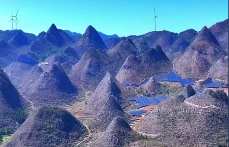 以图为证，六盘水也有万峰林。