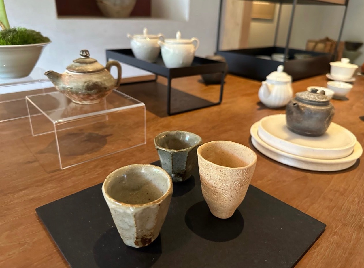 茶道  世间好物，皆需知音，琴瑟如此，诗书如此，茶亦如此。随便的冲泡，草率的饮用