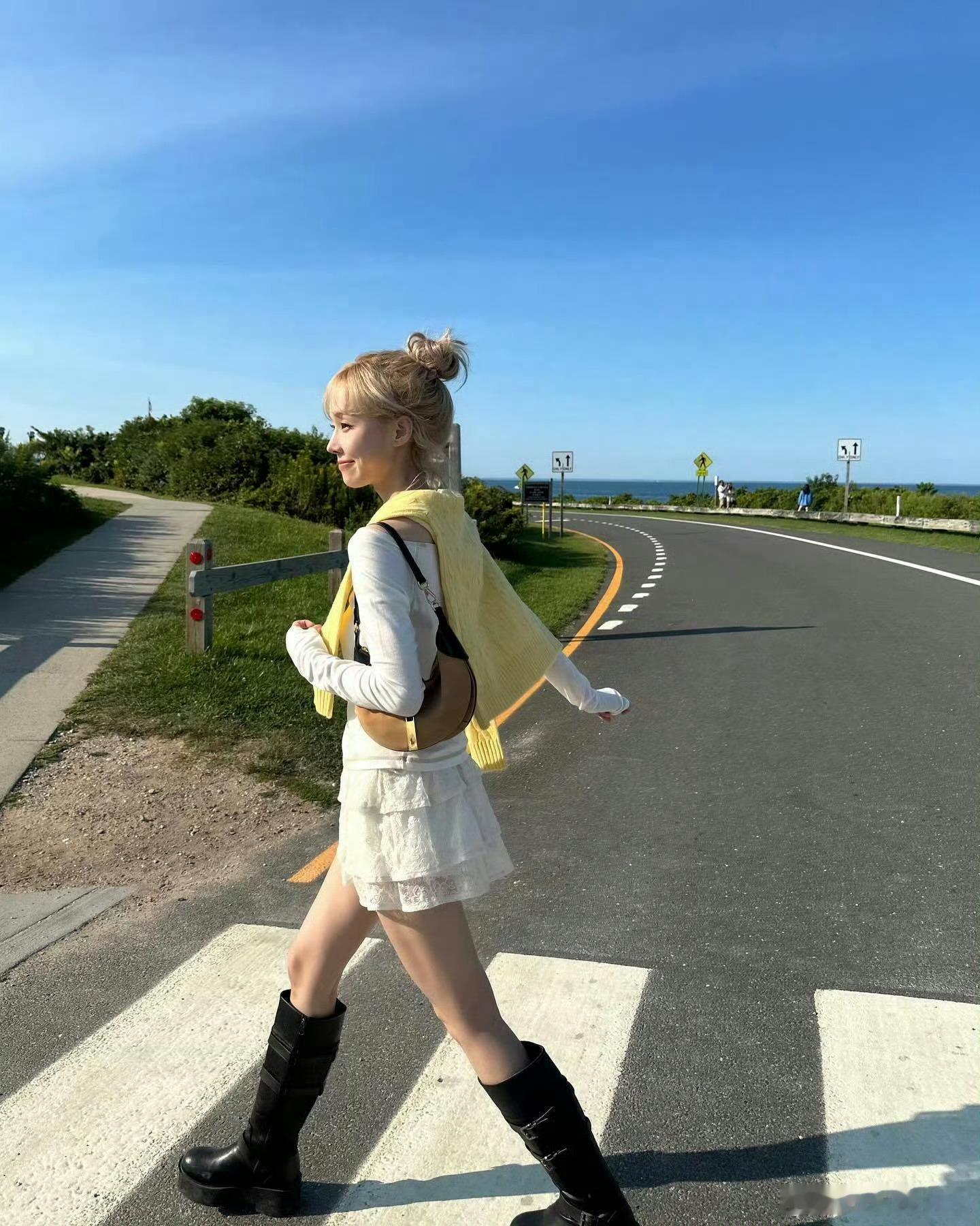 放进xroom里的照片x是懂得让人幸福的人同时也是我最希望幸福的人 ​​​