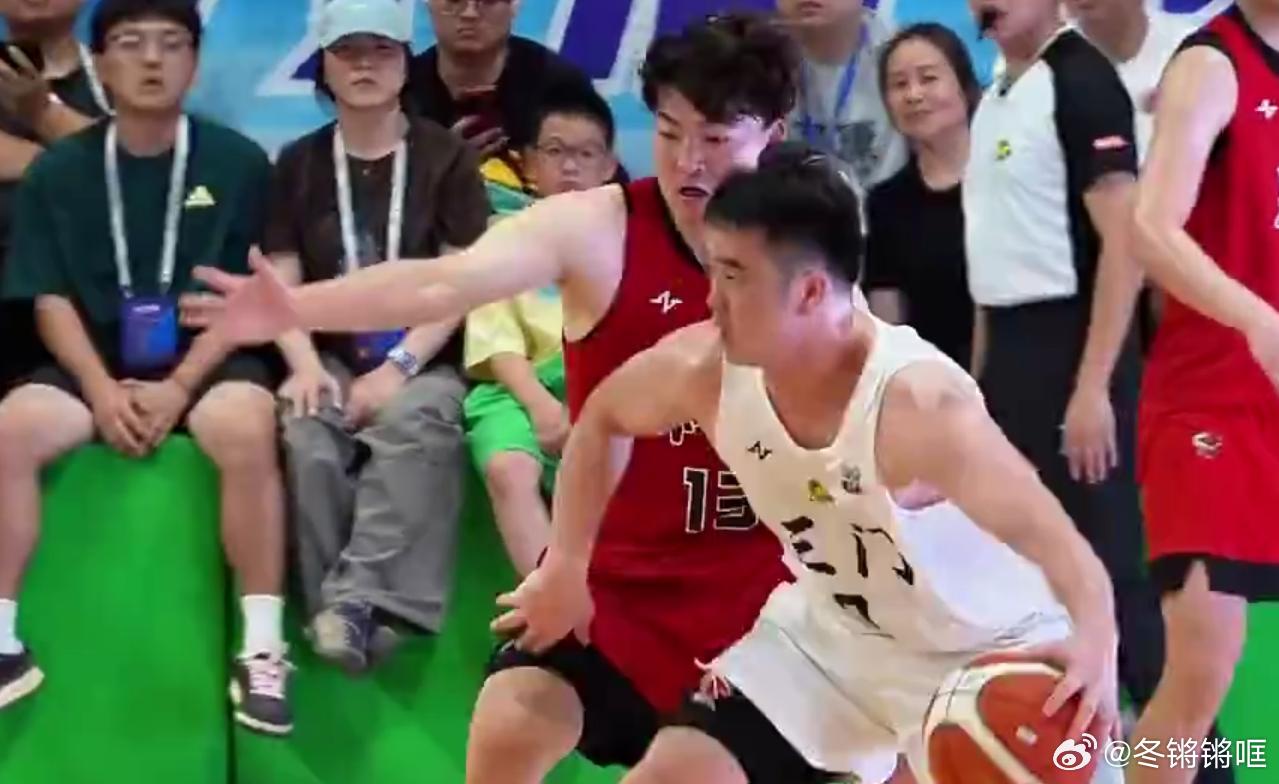浙BA台州椒江客场逆袭再添一胜前三节落后依旧咬牙追赶，椒江队绝境逆转拿下比赛，看
