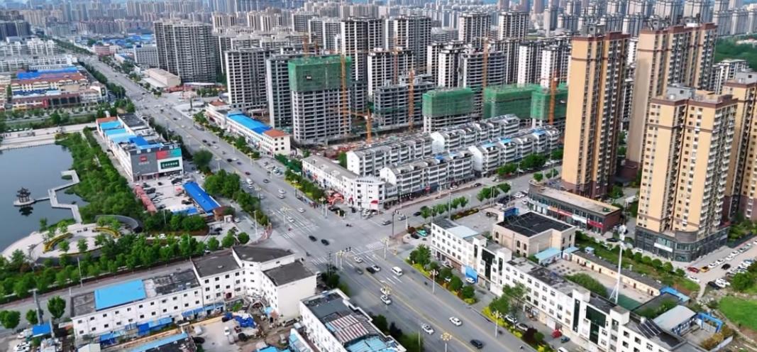 曹县青菏路和闽江路(原磐石路)交汇处
此交汇处青菏路西侧路口就是曹县记忆｜李家林