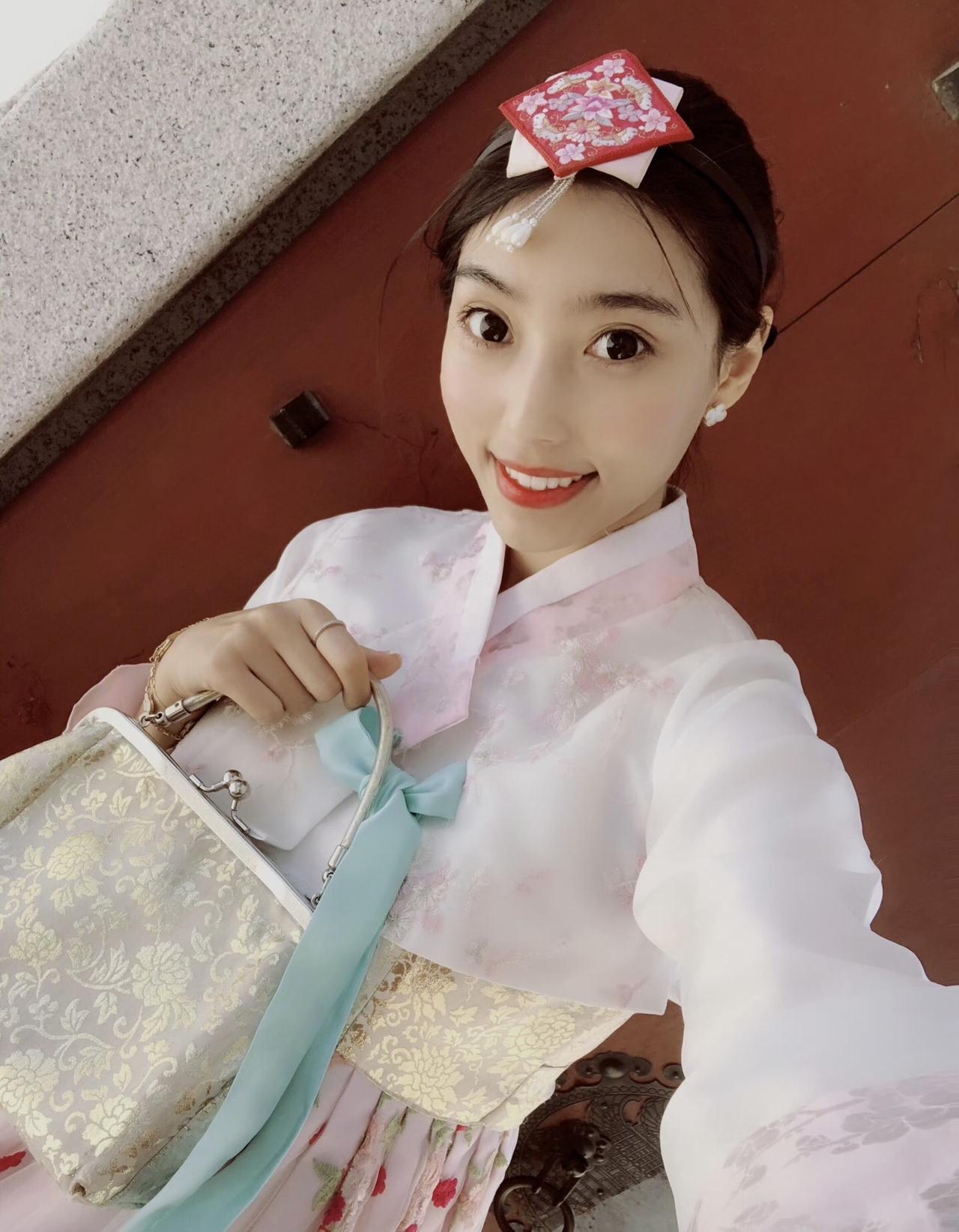 上热门 御姐 美女 穿搭 总要穿一次少数民族服饰吧