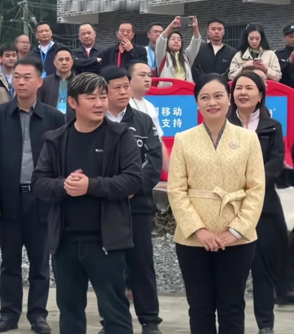 水上机车破纪录！张雪受聘怀化文旅推广大使

麻阳锦江之上，张雪驾驶改装机车完成4