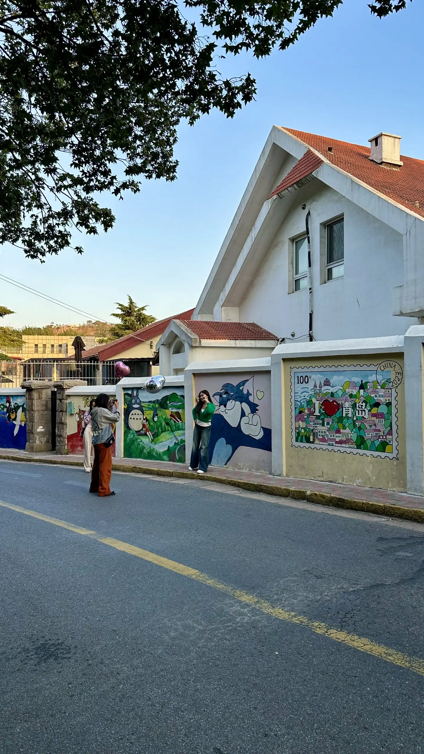 在青岛 一不小心闯进了宫崎骏漫画里的世界.