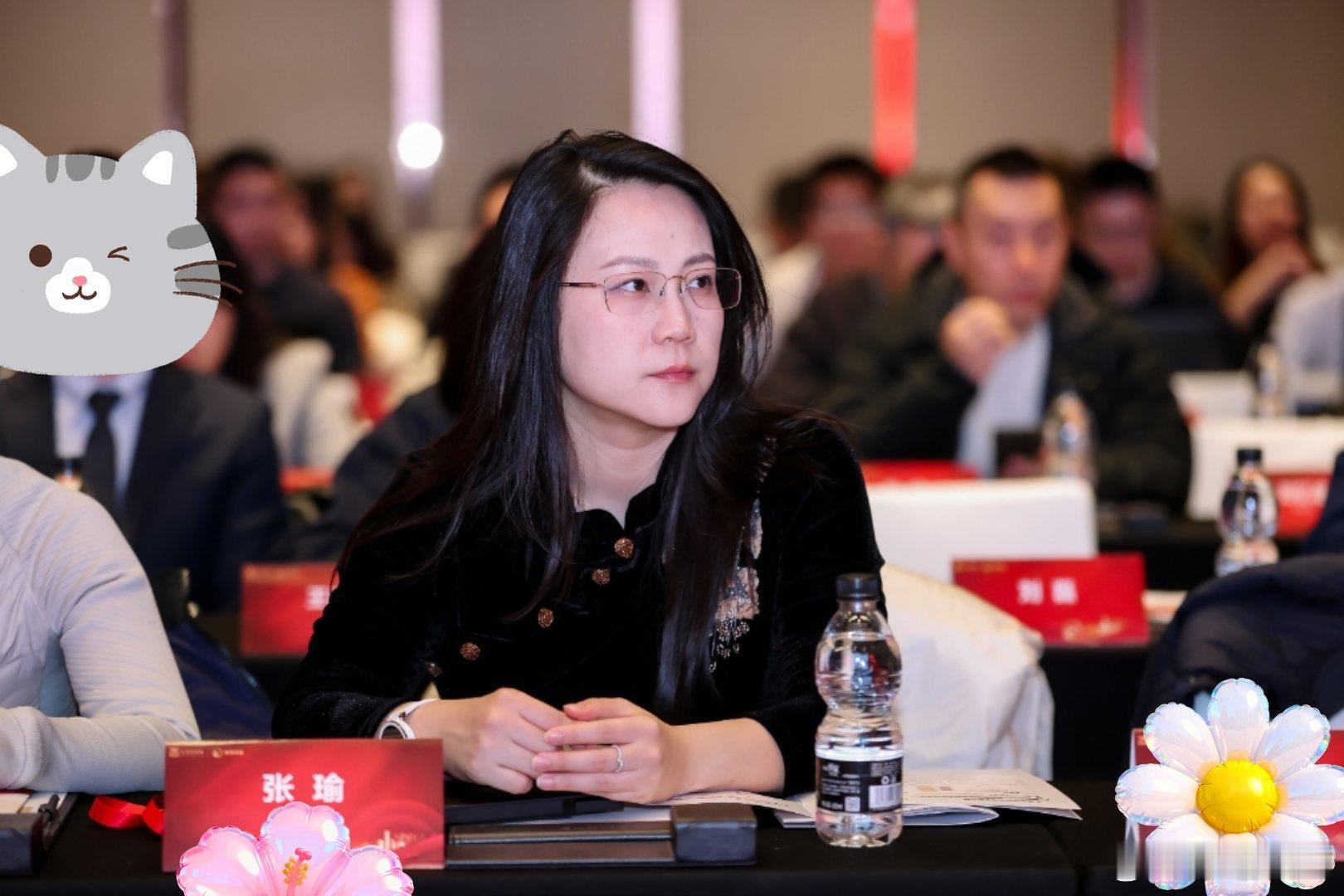 一般均衡理论中，供给需求在充分竞争下找到均衡价格。注意，这里条件之一是“充分竞争