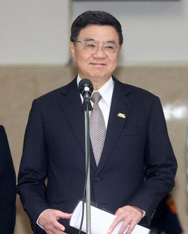 台“行政院长”卓荣泰今日赴“立法院”接受总质询备询前受访，被问到“中选会”主委游