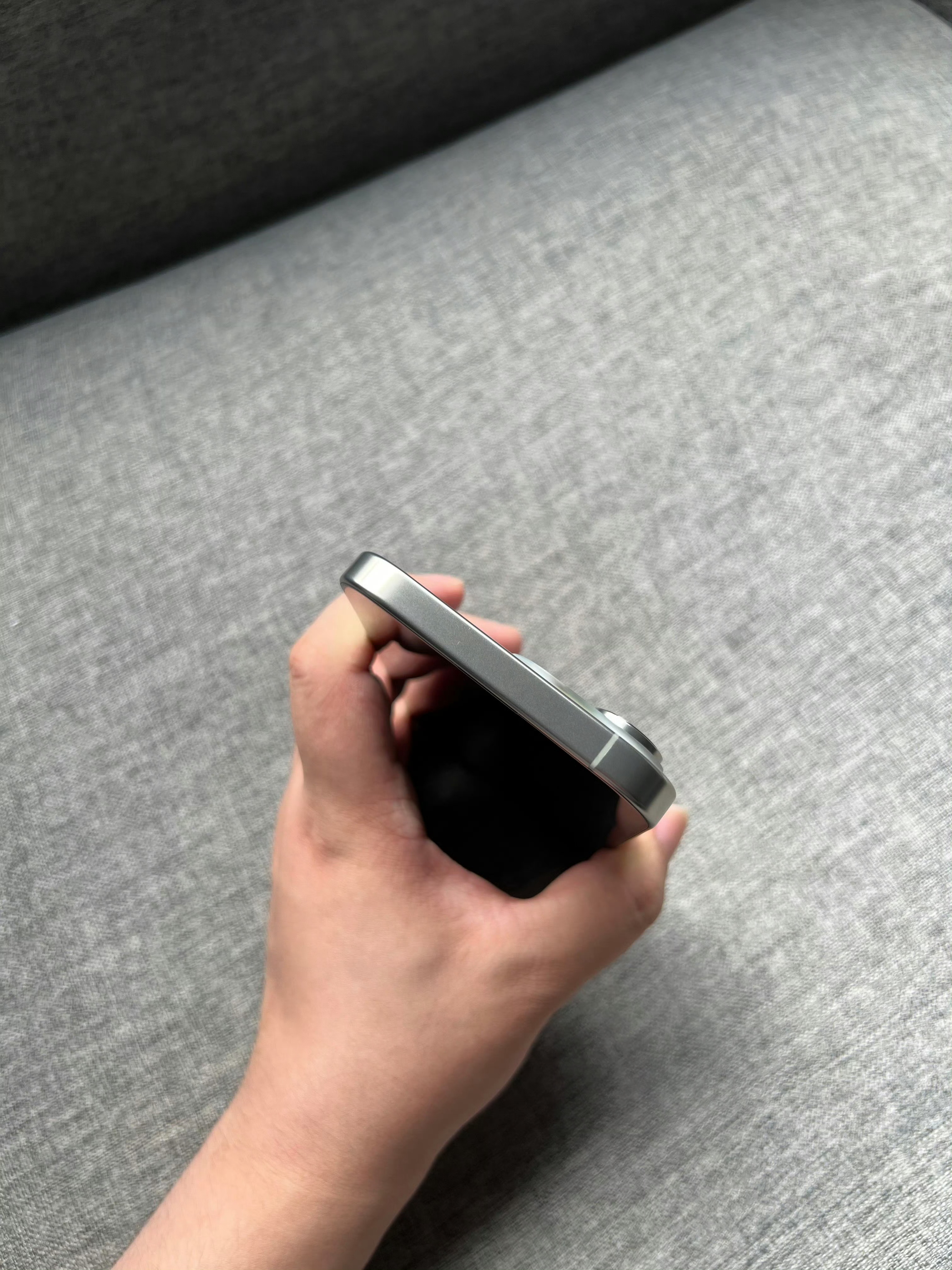 iPhone16 Pro Max 256G 原色，95新，轻微划痕，电池效率89