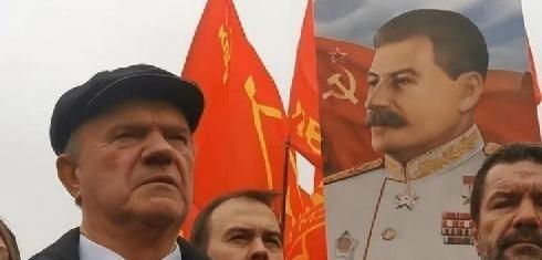 79岁的俄共主席久加诺夫在莫斯科党内大会上掷地有声，说俄罗斯不转向社会主义，不解