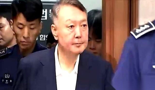 刚刷到，尹锡悦判了5年。
一堆人说判轻了，说李在明是不是心软了。
我真想笑，你们