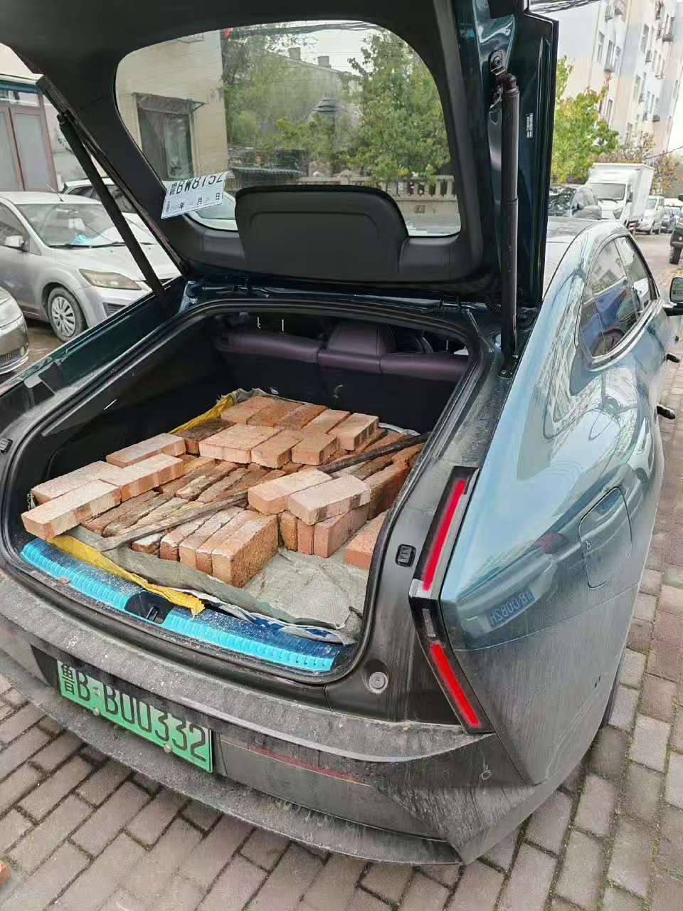 新p7的实用性得到了充分展示[二哈]小鹏汽车[超话] ​​​