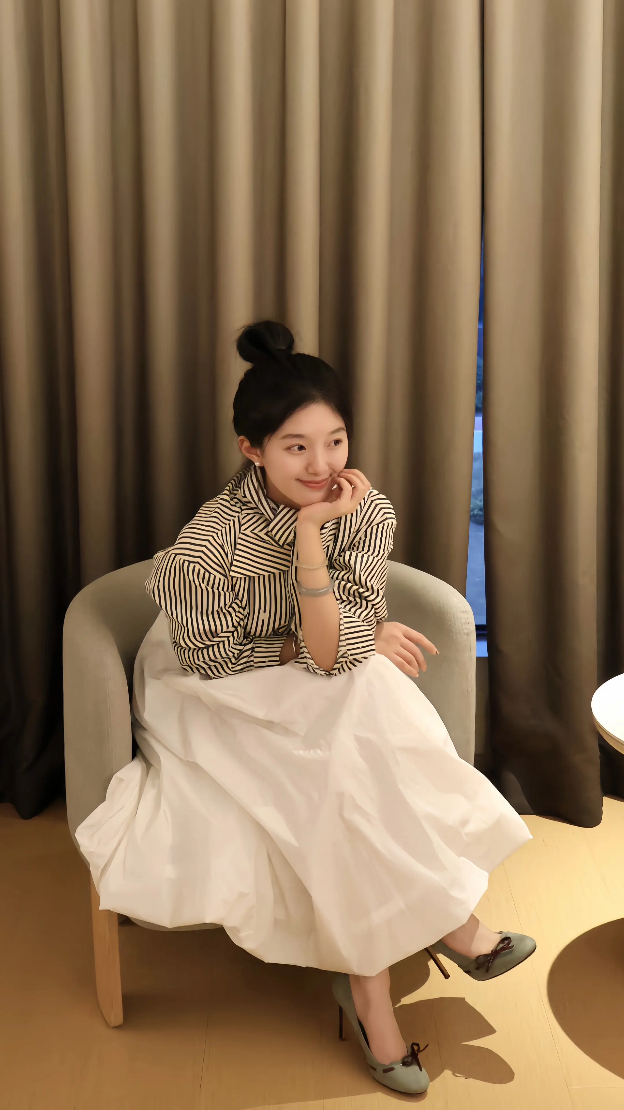 希望我们都有一份恰到好处的幸福 不会患得患失不会唉生叹气 不闹脾气 安安稳稳