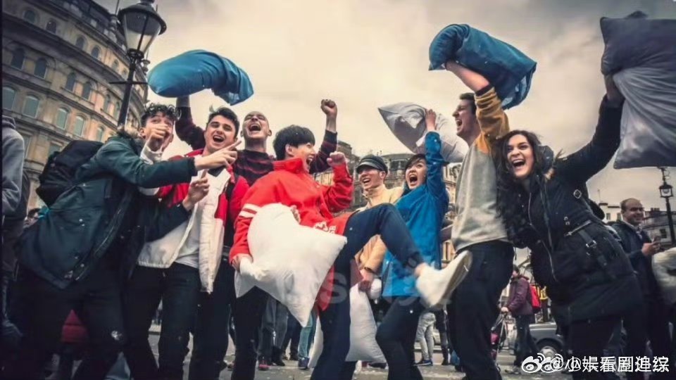 花少2一边吵一边出神图之所以2这么抓马是因为，犹豫的伦敦不接受他们这么快乐是吗？
