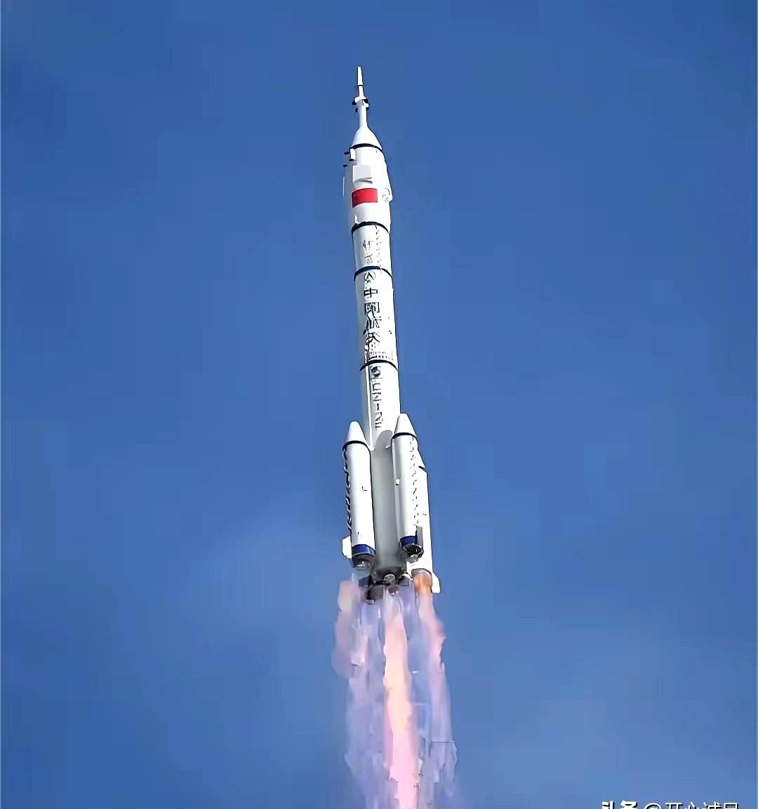 不知不觉，20和21两个乘组已经在天上待了8天，这是大别墅建成以来，6人同时生活