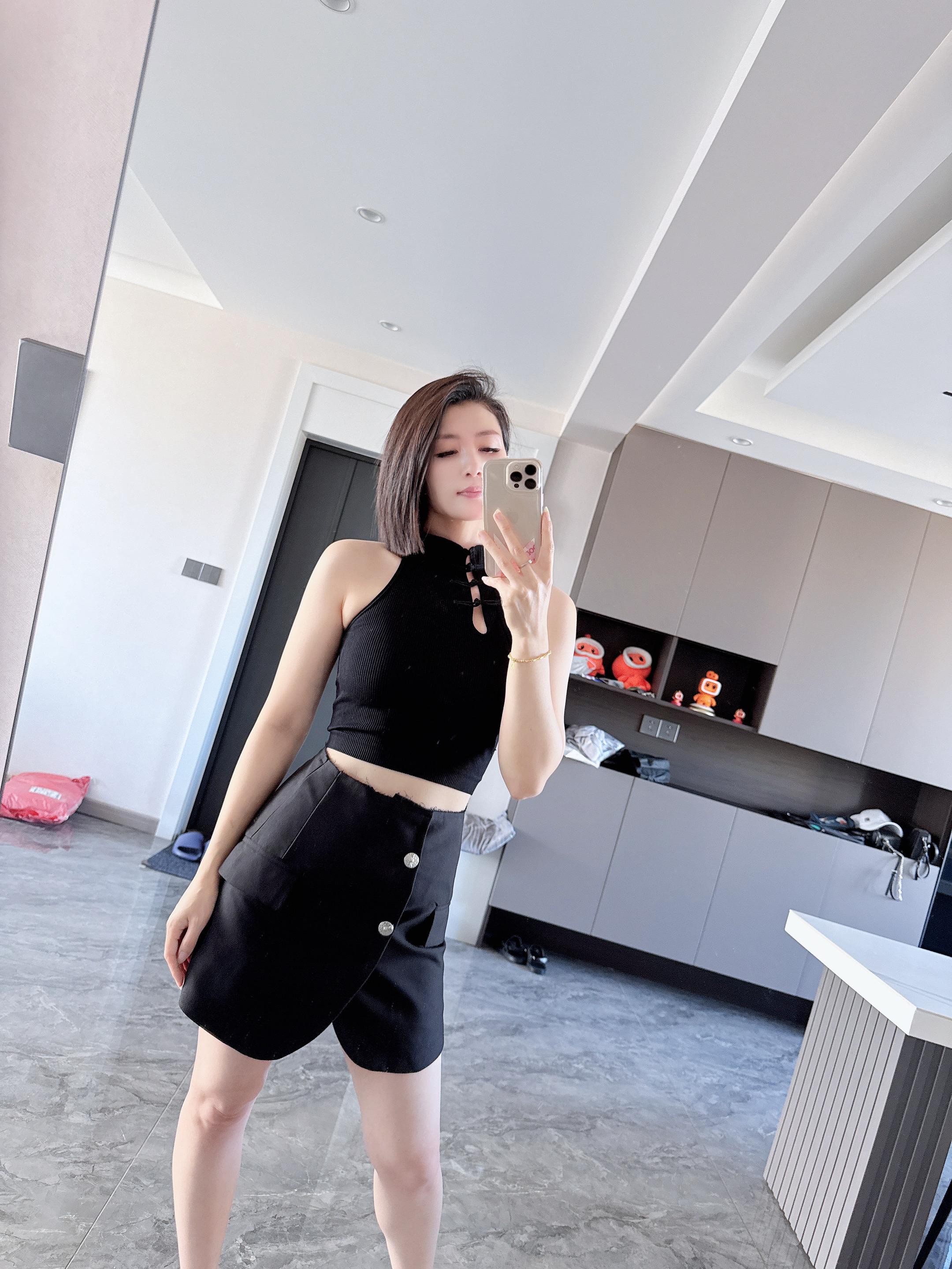 明日犹在，不见今日蜉蝣； 来年可期，难觅今岁蚱蜢； 轮回或有，不复此生相逢。