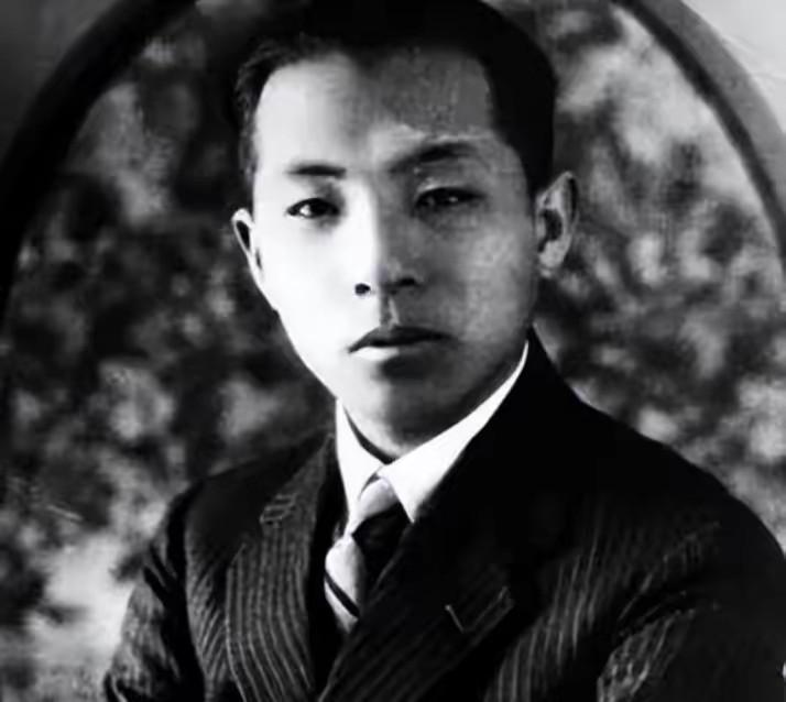 1926年，唐怡莹趁着丈夫溥杰不在家，和张学良在床上激烈正酣。多年后，张学良向溥