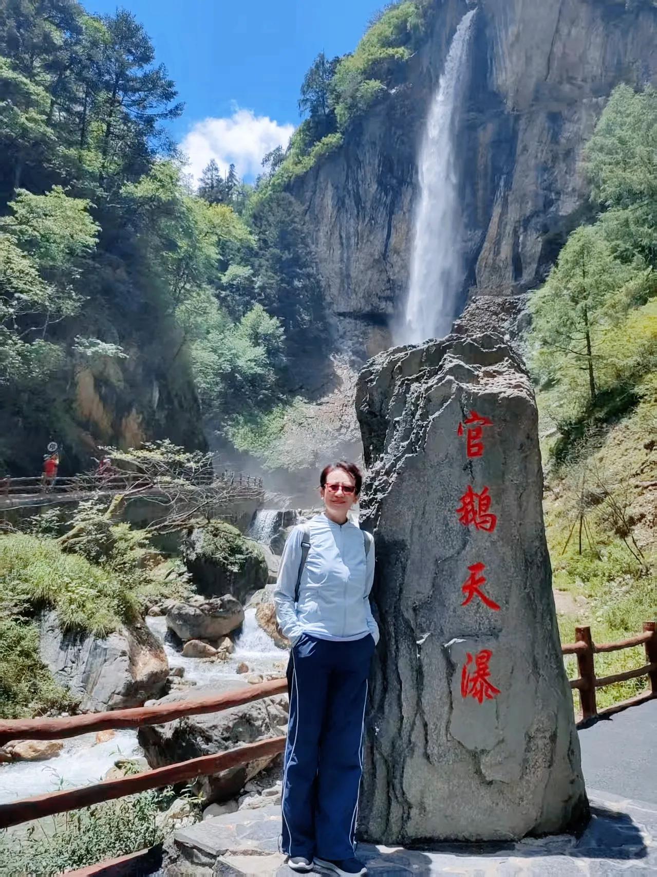 官鹅沟景区是集森林景观、草原景观、地貌景观、水体景观、天象景观等自然景观和人文景