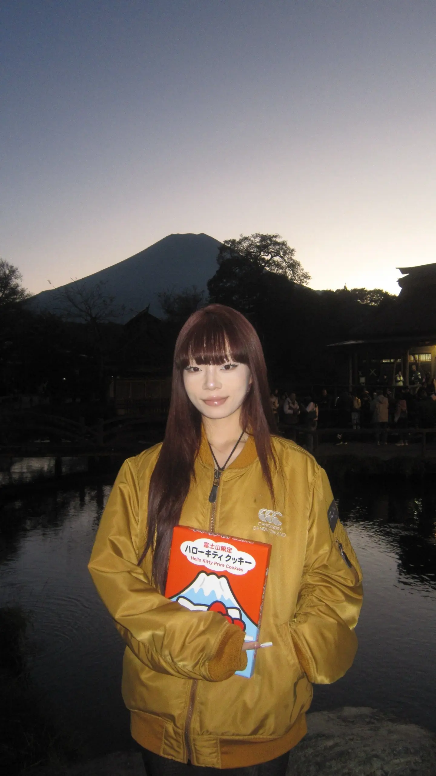 别紧张 我又不是什么好人。