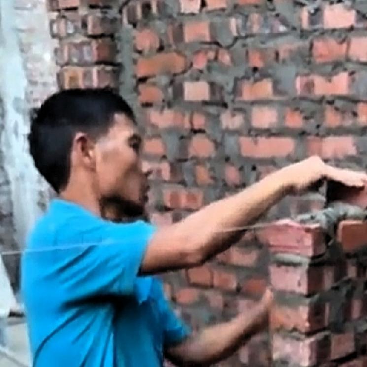 小松是个善良的孩子，他特别担心六叔到老了怎么办？说以前他不大了解六叔，现在在他这