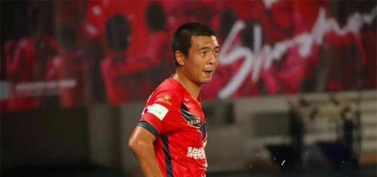 听着苗苗赛后那句“他们上的都是替补，主力强度更大”，心里真不是滋味。0:7的比分