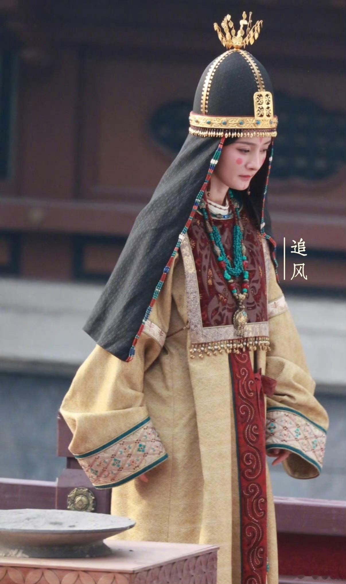 杨幂冯太后红脸蛋妆造杨幂江山大同红脸蛋妆造路透杨幂冯太后红脸蛋妆造～ 如何呀 