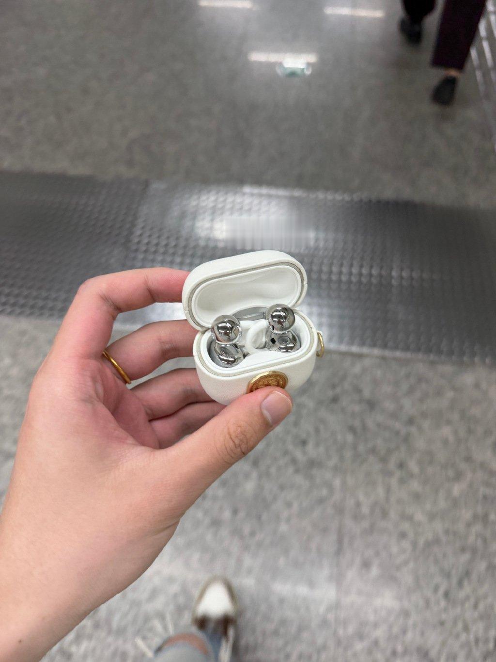 最近一直在用FreeClip 2日常要是不是很吵的场景耳夹真的优势太明显了巨无感