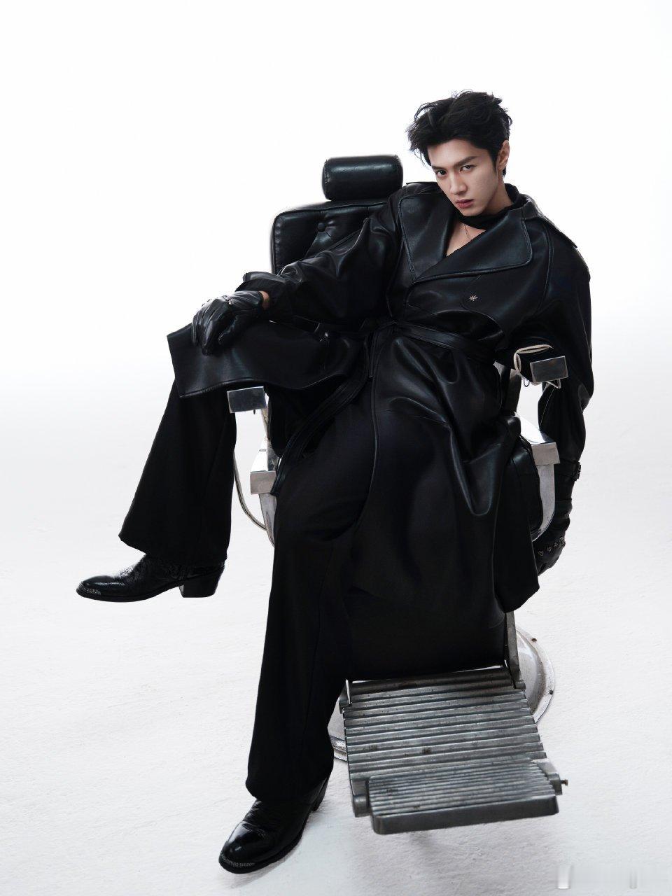 陈哲远 散财童子 出手大方的陈哲远陈哲远每年都发好多