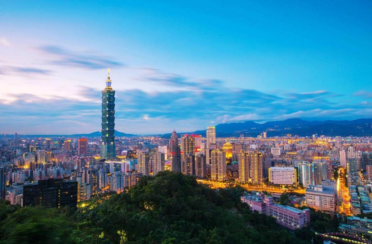 美国 在赌，中国也在赌，美国赌中国不敢武力收复 台湾 ，不敢打 日本 ，然而中国