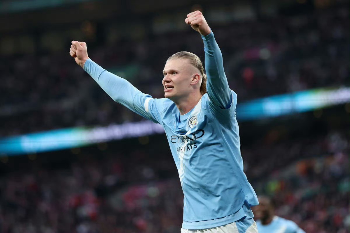 曼城是冠军依旧隐身！哈兰德决赛持续低迷，9场0球却拿7冠25/26赛季英联杯决赛