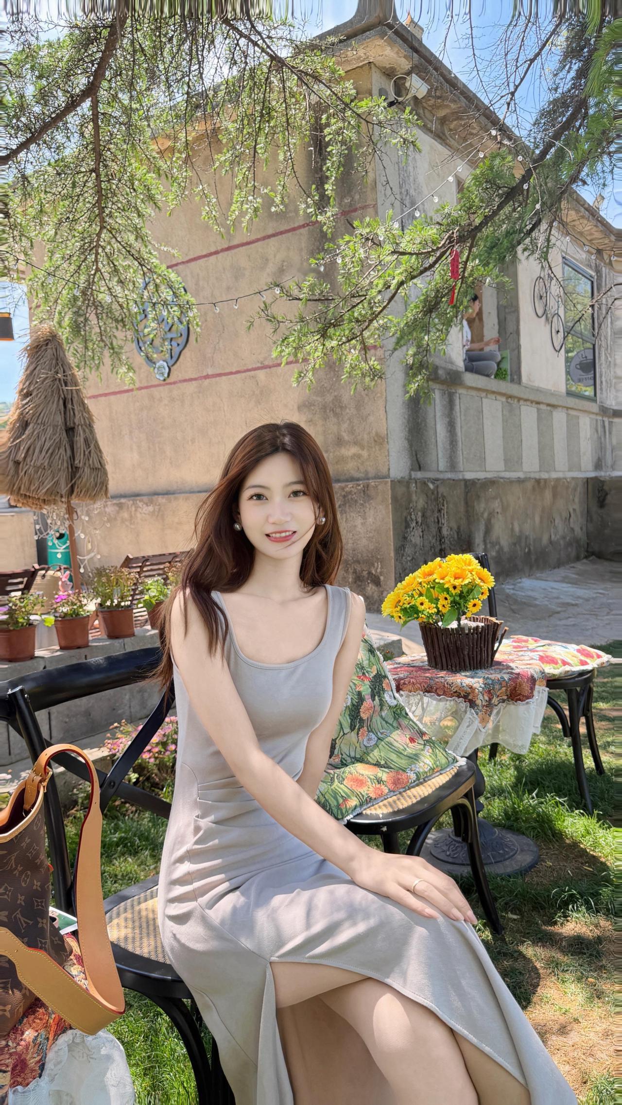 我焦虑什么 我漂亮 有钱花 有思想 我这种女人为男的留一滴眼泪都该死