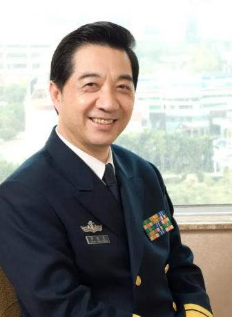 张召忠有句话越品越觉得准——特朗普恐怕是美国最后一位还能让美国GDP压过中国GD