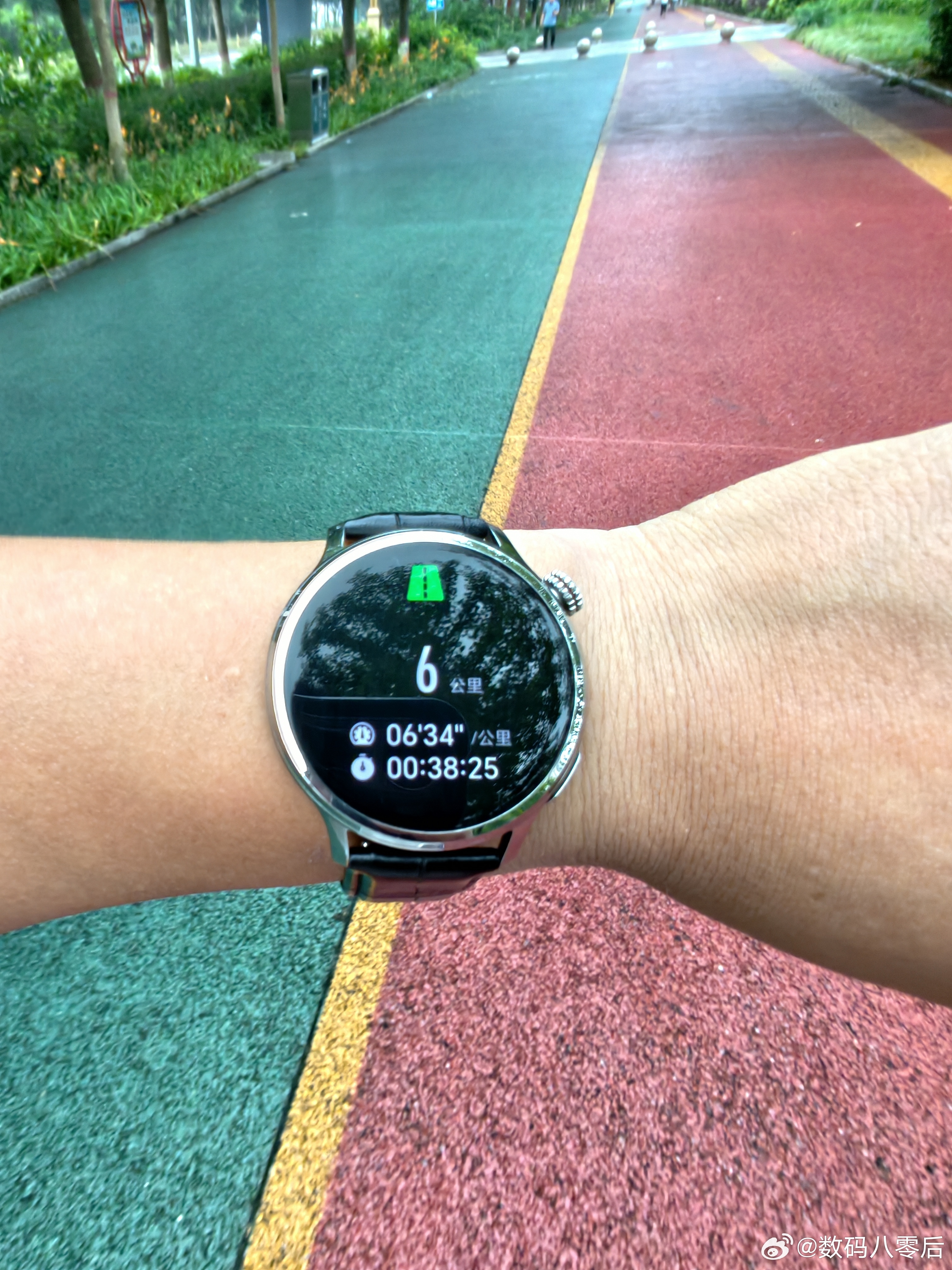 今天早上出去跑步，有个女士主动和我说话，这算是搭讪吗？