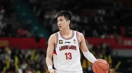 今晚CBA常规赛中，广州男篮主场108-97力克天津男篮，此役郭艾伦迎来生涯里程