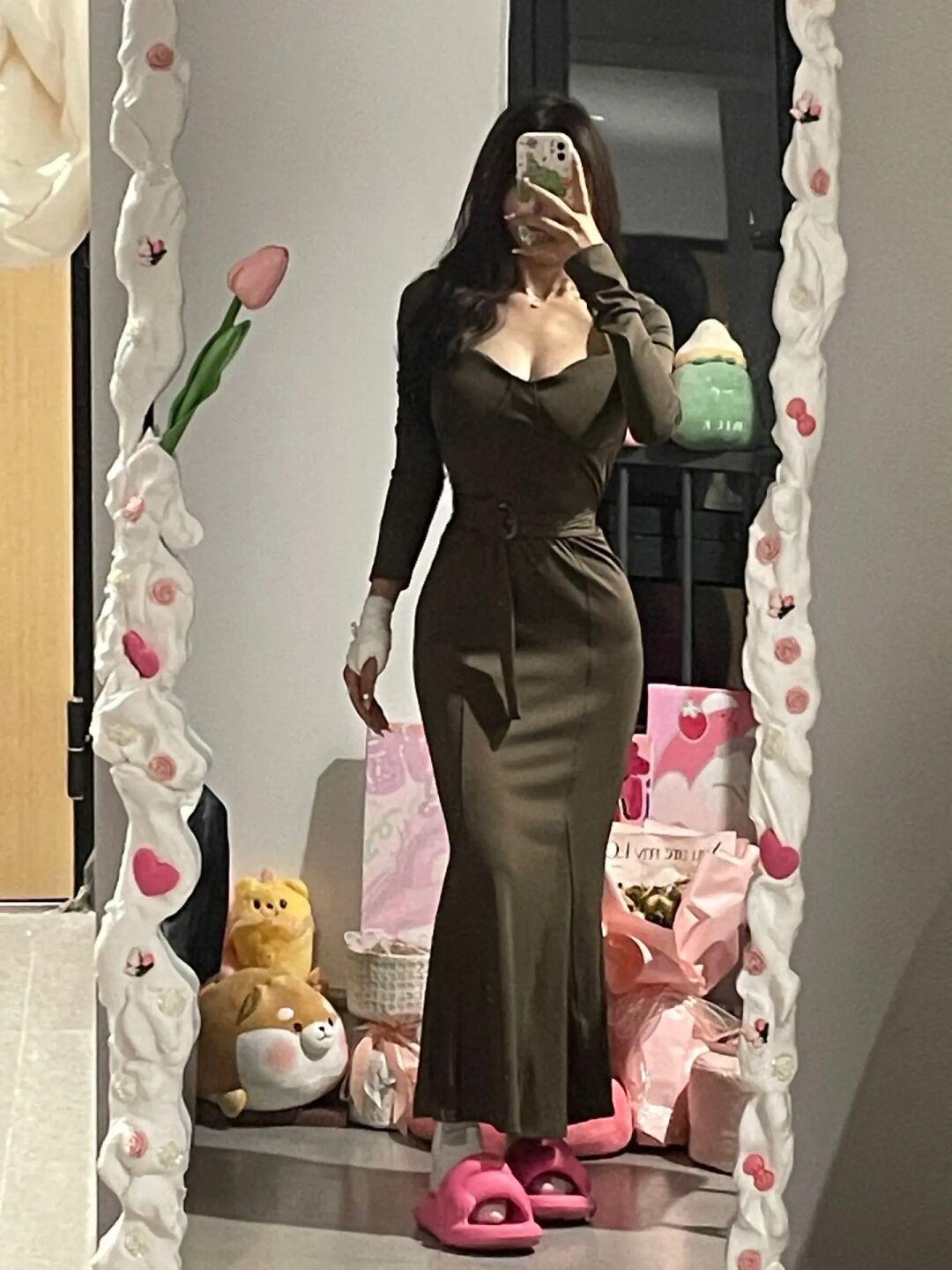 受伤的时候，总想有一个人陪在身边…那女的