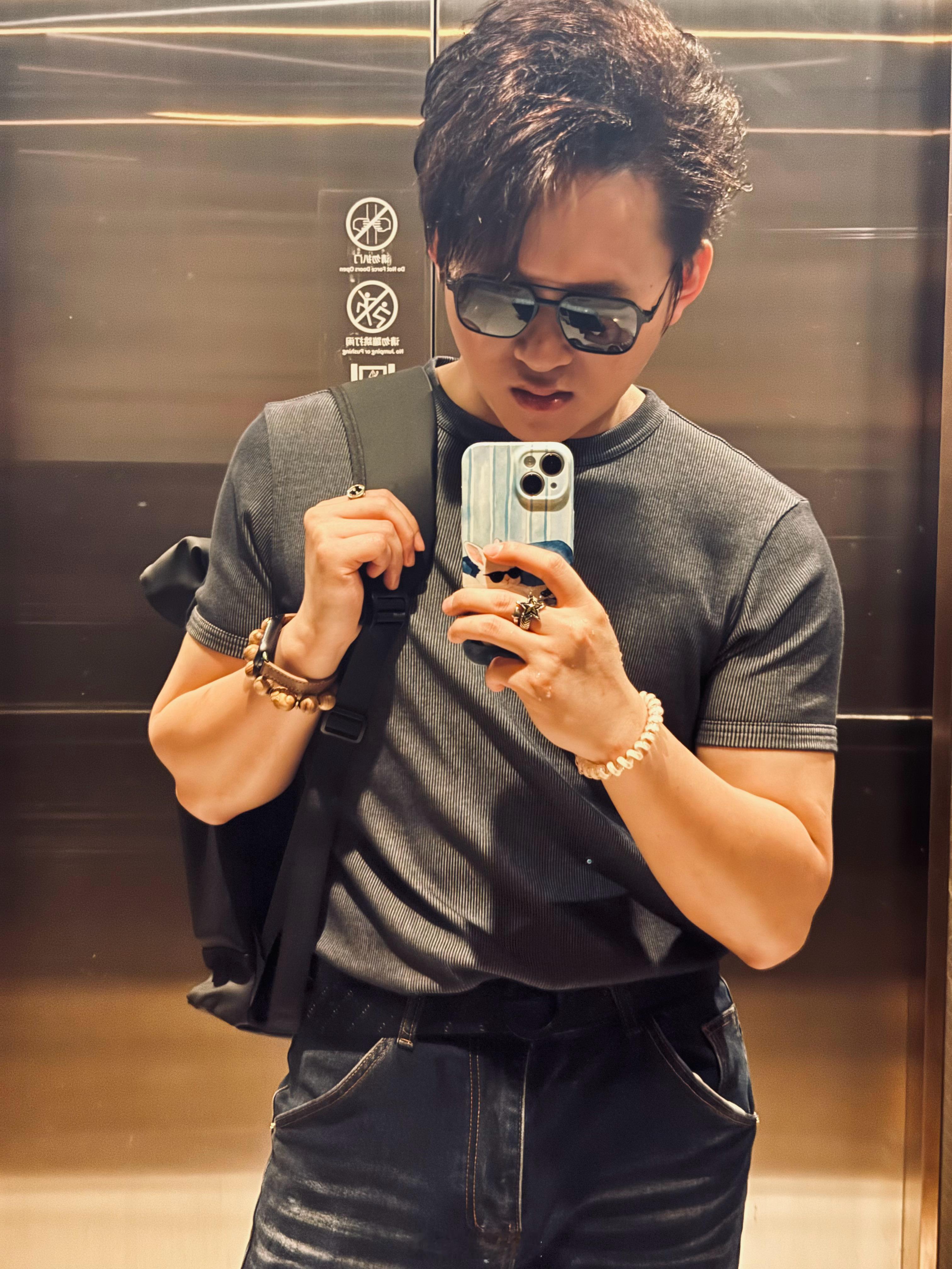 又是这个电梯，有感情了 ​​​