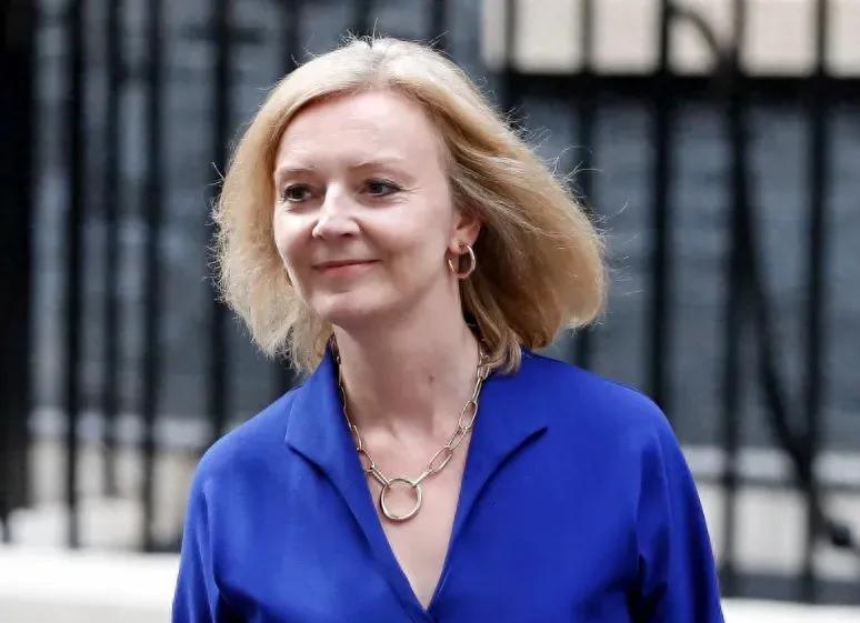 【被撸下首相的特拉斯游说对华军售扫雷器械，直言解放军“攻台”时可派上用场？】
被