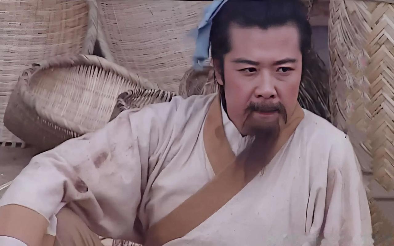 刘备不管多落魄都有人跟随：不是他情商高，是他手里握着别人给不了的三样东西

刘备